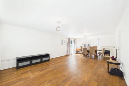 2 bedroom Ground floor flat to let in Sherborne Road, Basingstoke