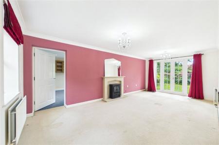 5 bedroom Detached house to let in Bryant Crescent, Spencers Wood