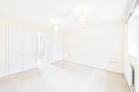5 bedroom Detached house to let in Bryant Crescent, Spencers Wood