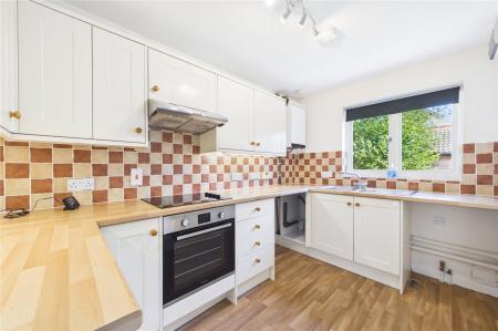 3 bedroom Terraced House to let in Stanbury Gate, Spencers Wood