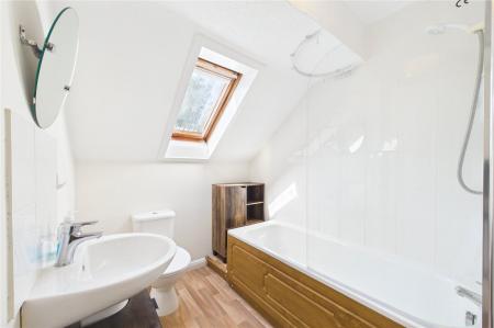 3 bedroom Terraced House to let in Stanbury Gate, Spencers Wood