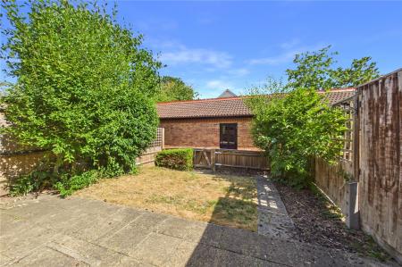 3 bedroom Terraced House to let in Stanbury Gate, Spencers Wood