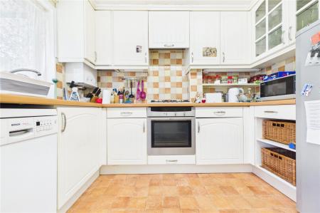 3 bedroom Terraced House for sale in Hereford Road, Basingstoke