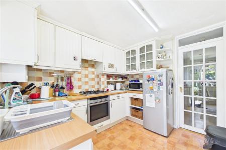 3 bedroom Terraced House for sale in Hereford Road, Basingstoke