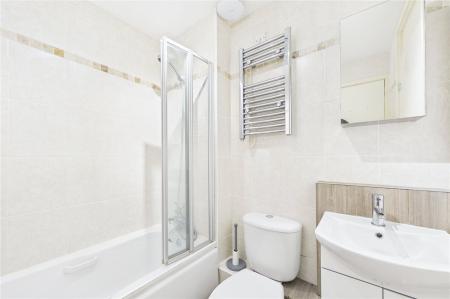 1 bedroom Studio flat to let in Berkeley Drive, Basingstoke