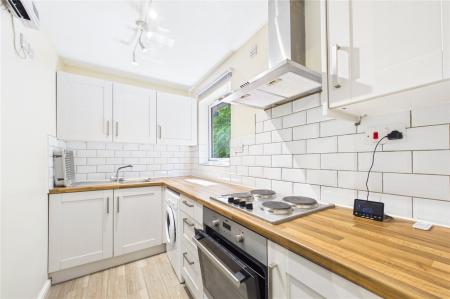 1 bedroom Studio flat to let in Berkeley Drive, Basingstoke