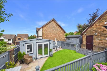 4 bedroom Detached house for sale in Heritage Park, Basingstoke