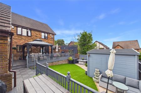 4 bedroom Detached house for sale in Heritage Park, Basingstoke