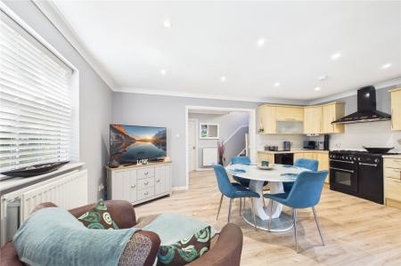 3 bedroom Detached house for sale in Hathaway Gardens, Basingstoke
