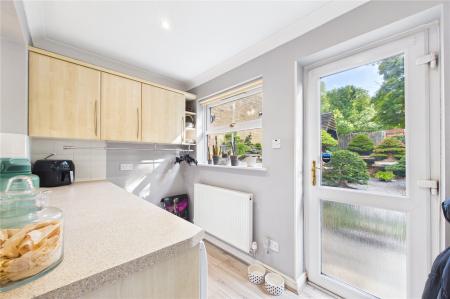 3 bedroom Detached house for sale in Hathaway Gardens, Basingstoke