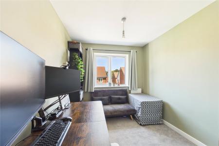 3 bedroom Semi-detached house for sale in Deanlands Farm Way, Sherfield-on-Loddon