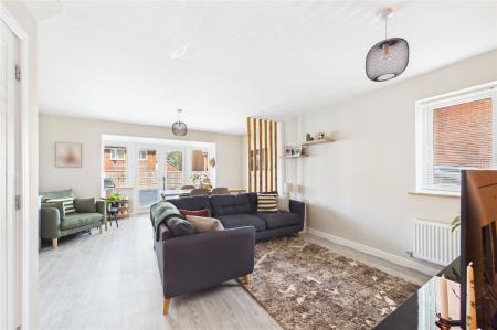 3 bedroom Semi-detached house for sale in Deanlands Farm Way, Sherfield-on-Loddon
