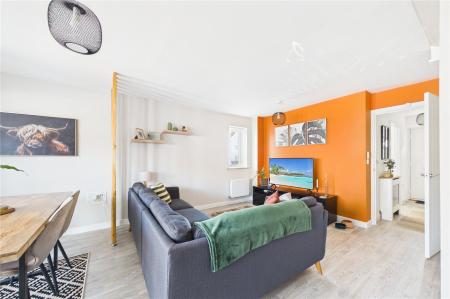 3 bedroom Semi-detached house for sale in Deanlands Farm Way, Sherfield-on-Loddon