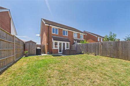 3 bedroom Semi-detached house for sale in Deanlands Farm Way, Sherfield-on-Loddon