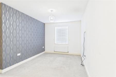 2 bedroom Ground floor flat to let in Bolton Drive, Shinfield