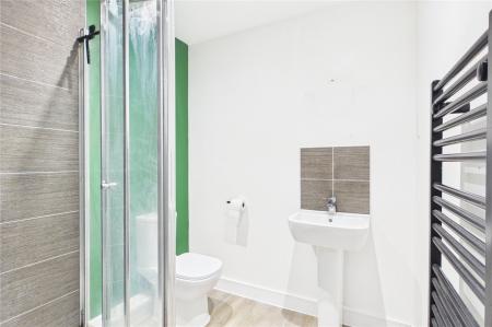 2 bedroom Ground floor flat to let in Bolton Drive, Shinfield