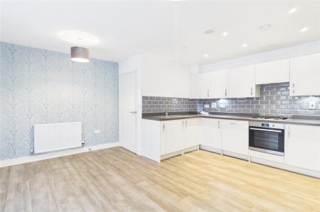 2 bedroom Ground floor flat to let in Bolton Drive, Shinfield