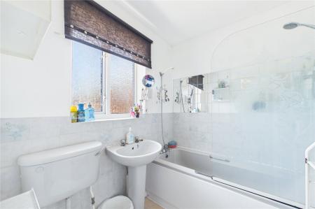 2 bedroom Terraced House to let in Falcon Fields, Tadley