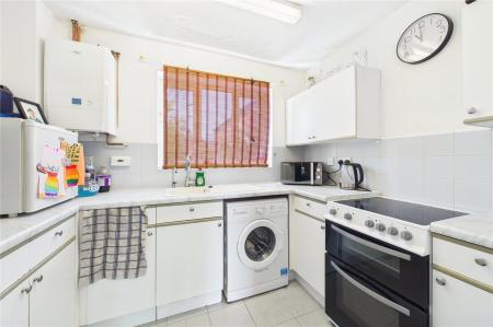 2 bedroom Terraced House to let in Falcon Fields, Tadley