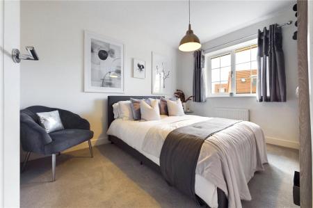 5 bedroom Detached house to let in Bowling Green, Three Mile Cross
