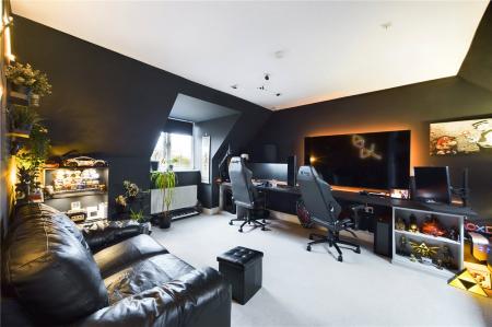 5 bedroom Detached house to let in Bowling Green, Three Mile Cross