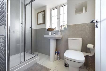 5 bedroom Detached house to let in Bowling Green, Three Mile Cross