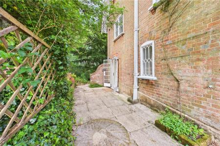 2 bedroom Detached house to let in The Mill Cottage, Bramley