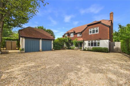 4 bedroom Detached house for sale in Lees Hill, South Warnborough