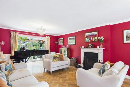 4 bedroom Detached house for sale in Lees Hill, South Warnborough