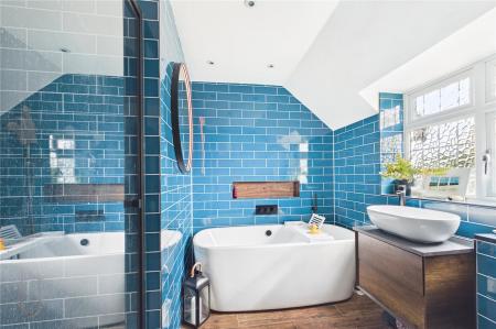 4 bedroom Detached house for sale in Lees Hill, South Warnborough