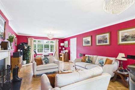 4 bedroom Detached house for sale in Lees Hill, South Warnborough
