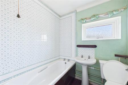 3 bedroom Terraced House for sale in Pershore Road, Basingstoke