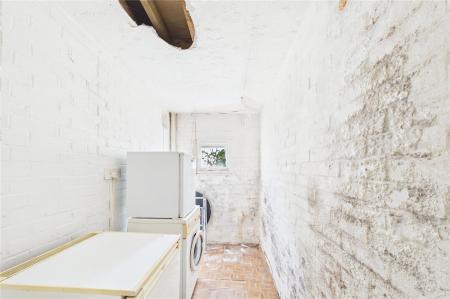3 bedroom Terraced House for sale in Pershore Road, Basingstoke