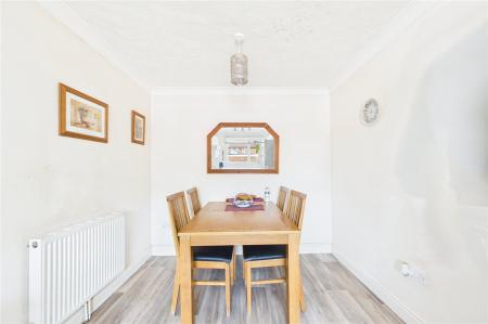 3 bedroom Terraced House for sale in Pershore Road, Basingstoke