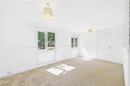 3 bedroom Terraced House for sale in Warwick Road, Basingstoke