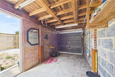 3 bedroom Terraced House for sale in Warwick Road, Basingstoke