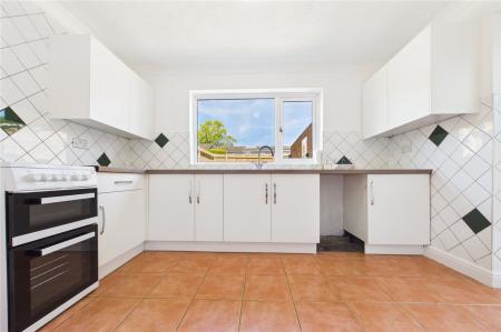 3 bedroom Terraced House for sale in Warwick Road, Basingstoke