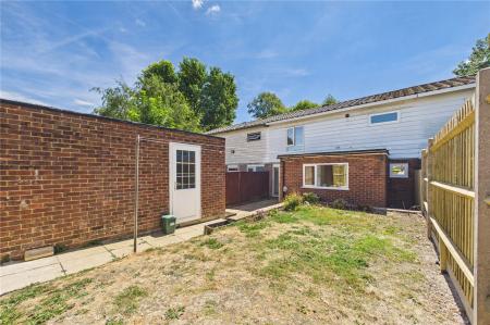 3 bedroom Terraced House for sale in Warwick Road, Basingstoke