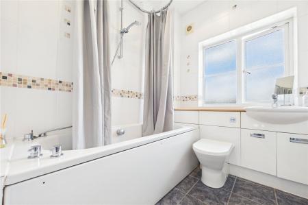 4 bedroom Semi-detached house for sale in London Road, Overton