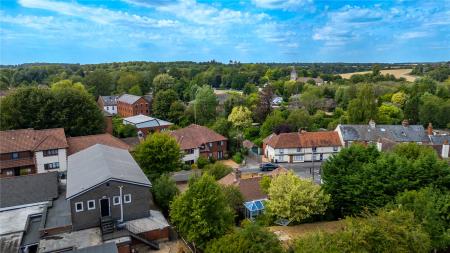 4 bedroom Semi-detached house for sale in London Road, Overton