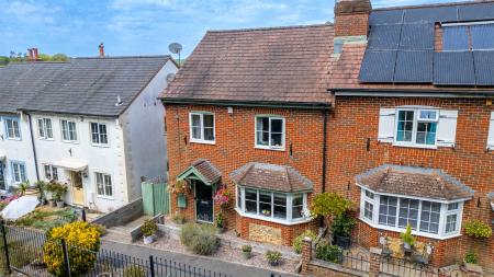 4 bedroom Semi-detached house for sale in London Road, Overton