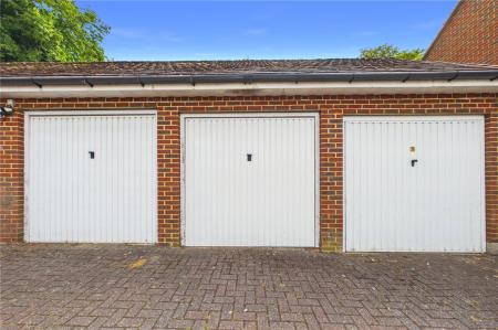 4 bedroom Semi-detached house for sale in London Road, Overton