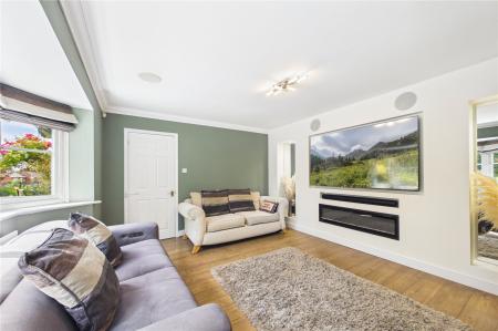4 bedroom Semi-detached house for sale in London Road, Overton