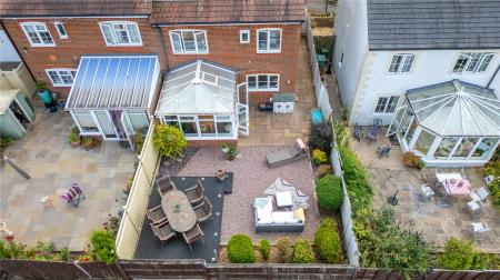 4 bedroom Semi-detached house for sale in London Road, Overton