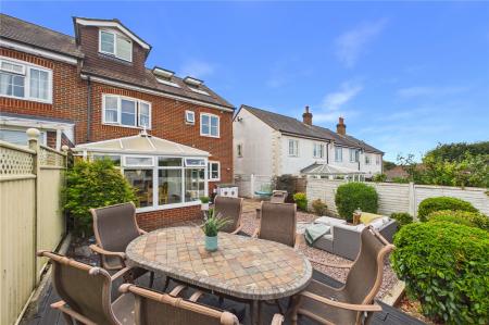 4 bedroom Semi-detached house for sale in London Road, Overton