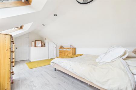 4 bedroom Semi-detached house for sale in London Road, Overton