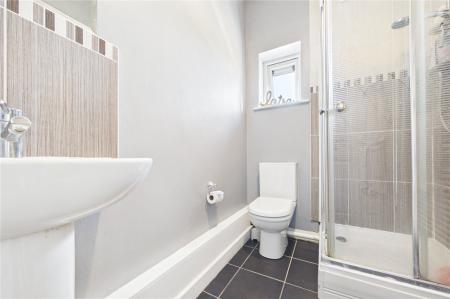 4 bedroom Semi-detached house for sale in London Road, Overton