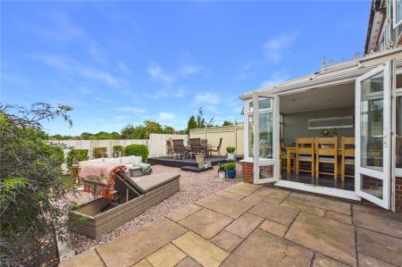4 bedroom Semi-detached house for sale in London Road, Overton