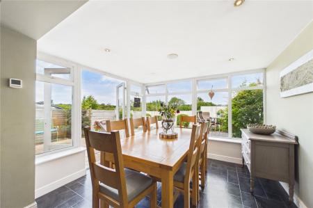4 bedroom Semi-detached house for sale in London Road, Overton
