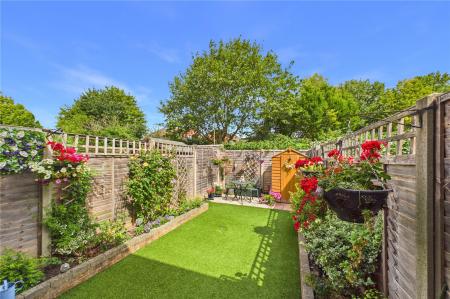 2 bedroom Terraced House for sale in Arundel Gardens, Basingstoke